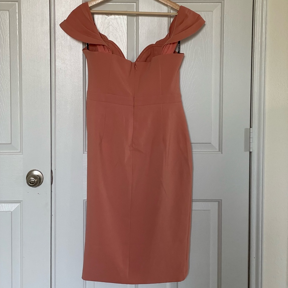 Beautiful date night dress!